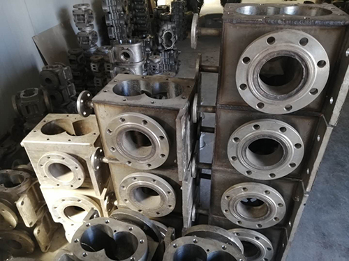 不(bú)鏽鋼保(bao)溫齒輪(lún)泵配件(jian)