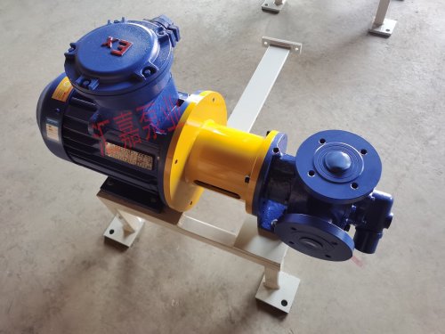 無洩(xie)漏磁力高粘度(du)齒輪泵 無(wu)洩漏磁力高粘(zhan)度齒輪泵